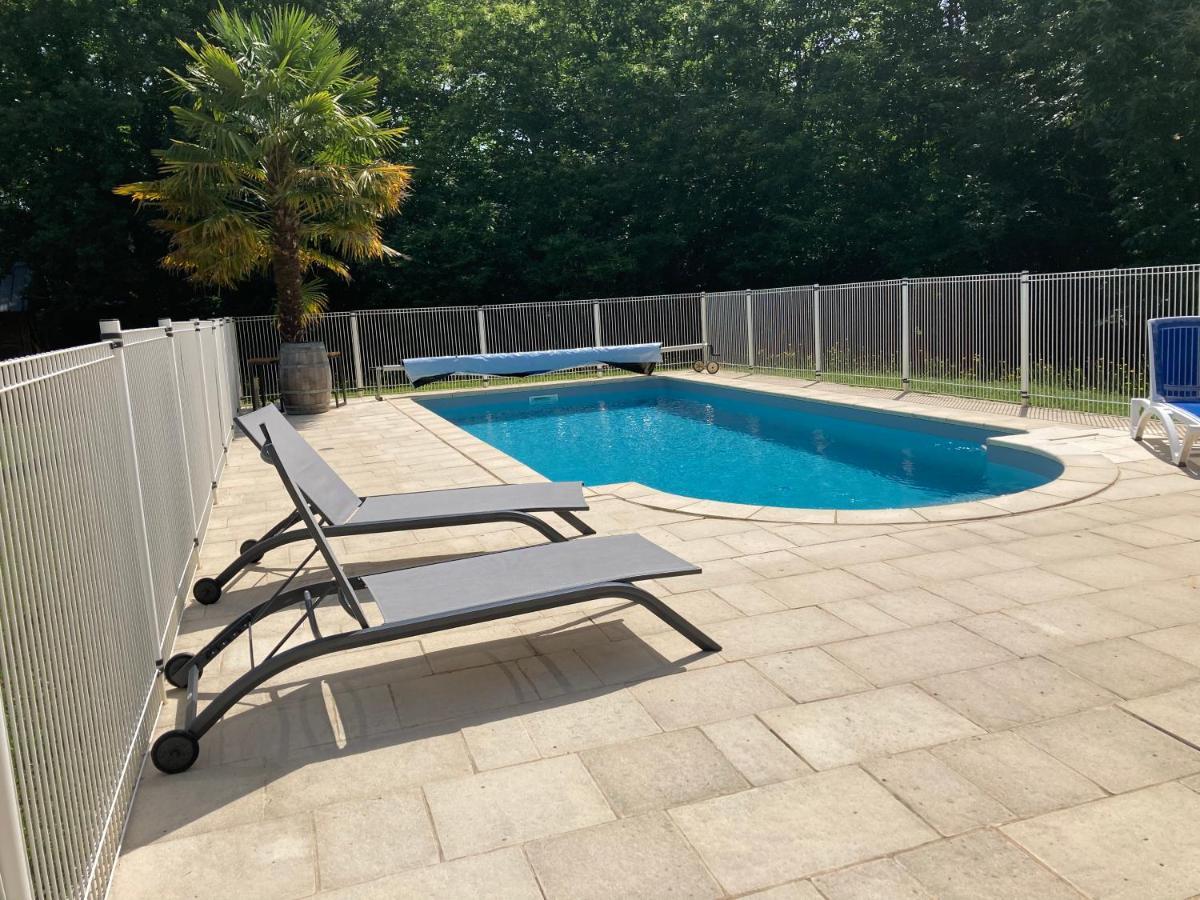 Gite Des Combes Blanches Avec Piscine Et Jacuzzi Frayssinet-le-Gélat Exterior photo